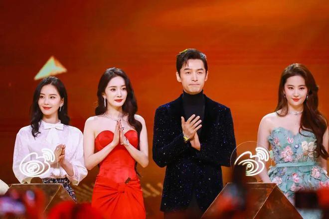 微博之夜，最赚钱的内娱笑话