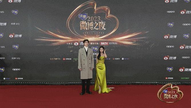 微博之夜，最赚钱的内娱笑话