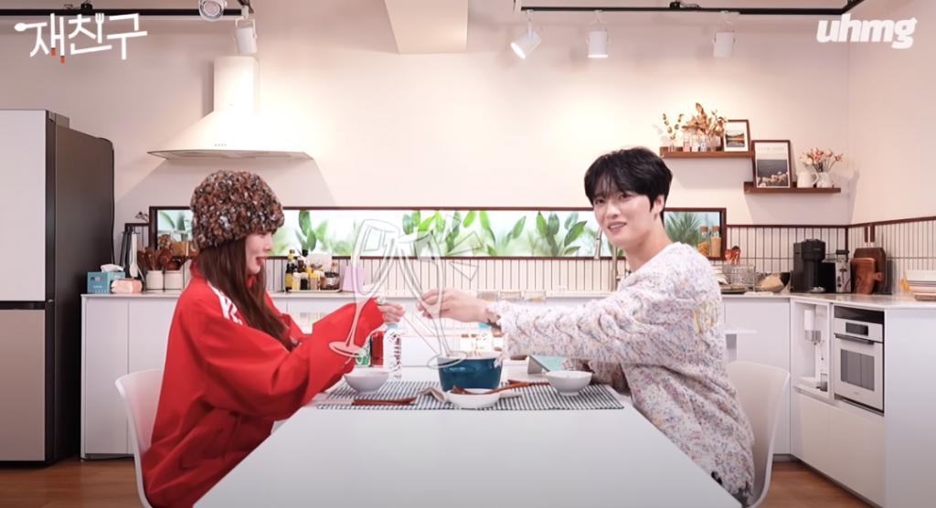 两位顶流男女爱豆喝酒喝成了好朋友？！