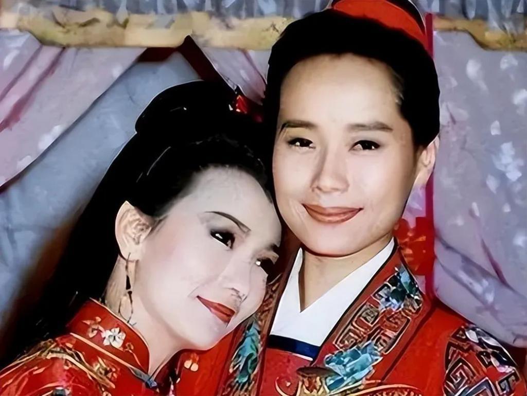 影版《家有儿女》：宋丹丹老了，杨紫变美了，夏雨却无法诠释