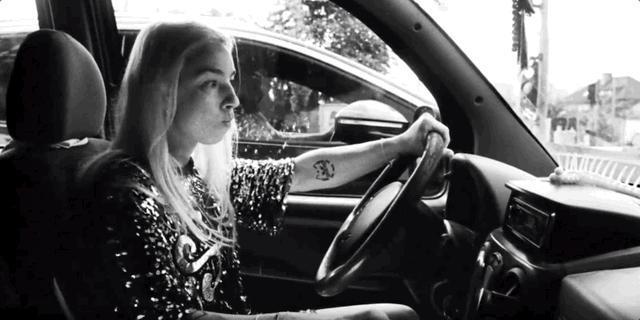 ”打工人和资本家“的对碰：这部片子现实又荒诞