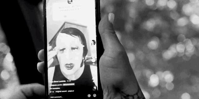 ”打工人和资本家“的对碰：这部片子现实又荒诞