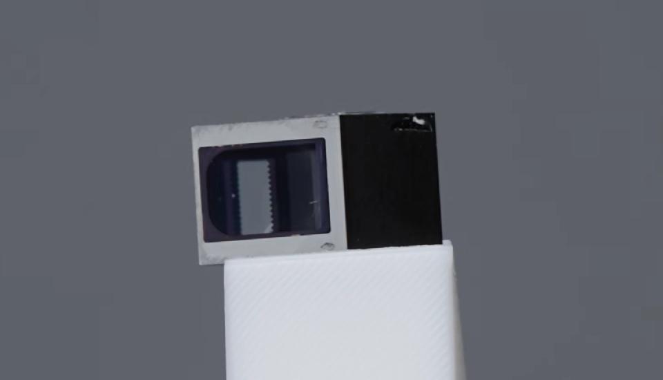 史上首次！苹果成为全球手机一哥，带动安卓机皇们卷疯了潜望镜头