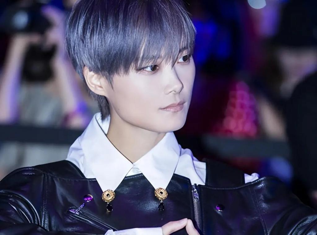 黄渤对李宇春这一挡，彻底暴露了他的人品