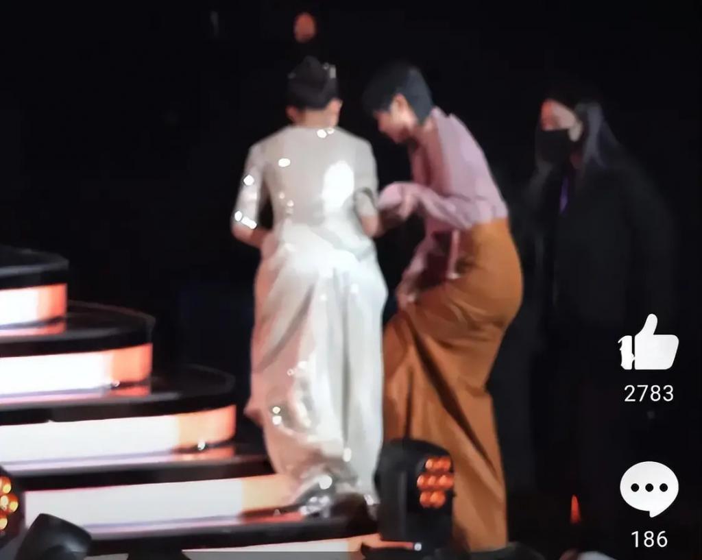 黄渤对李宇春这一挡，彻底暴露了他的人品