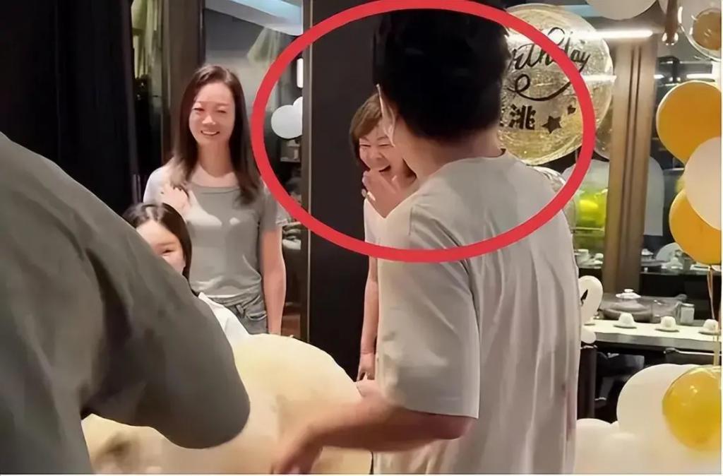 黄渤对李宇春这一挡，彻底暴露了他的人品