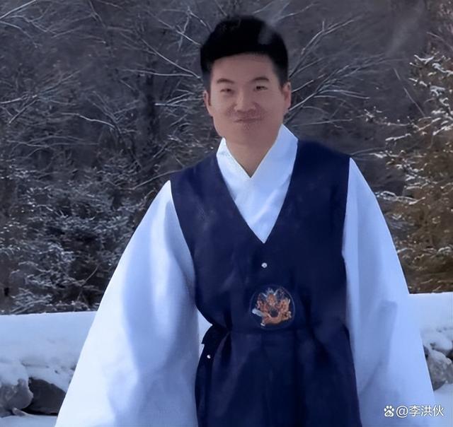 君子得道多助，董宇辉经历被扒，金子般的品质成就如今的他