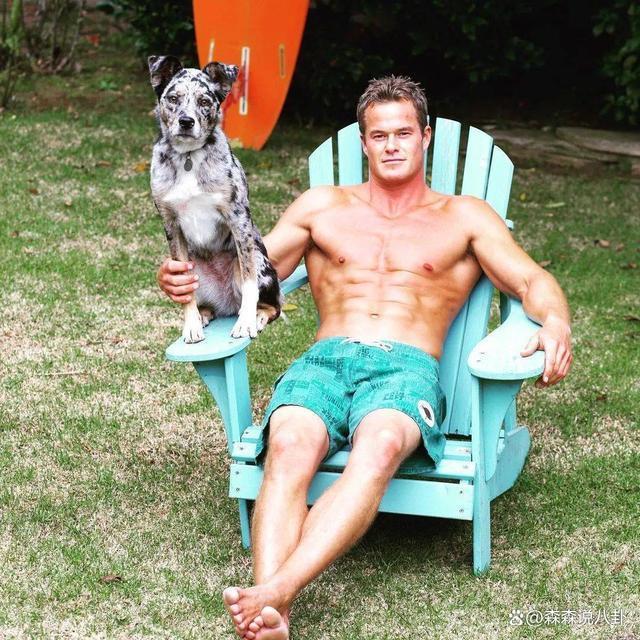 美国男星亚历克·穆瑟开枪自杀，同居未婚妻却谎称死于新冠