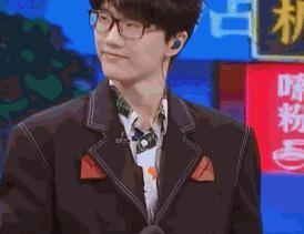 这么甜的一对情侣，是分手还是闹矛盾啦？！