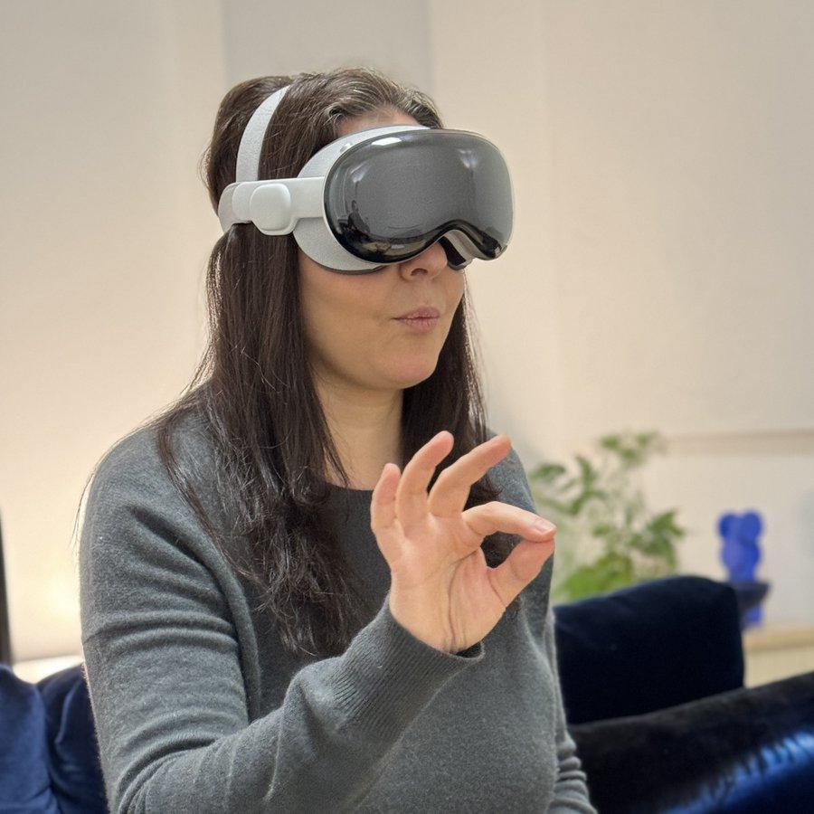 苹果Vision Pro媒体评测：沉浸到“泪流满面” 但不值3499美元