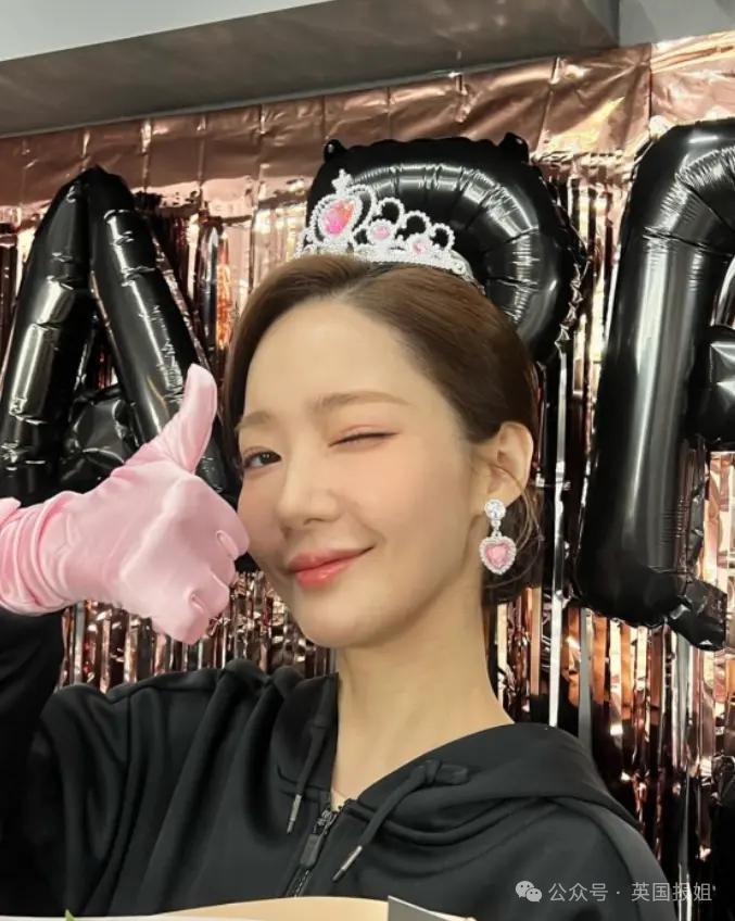 女星暴瘦至37kg！曾收诈骗犯前男友2.5亿生活费？