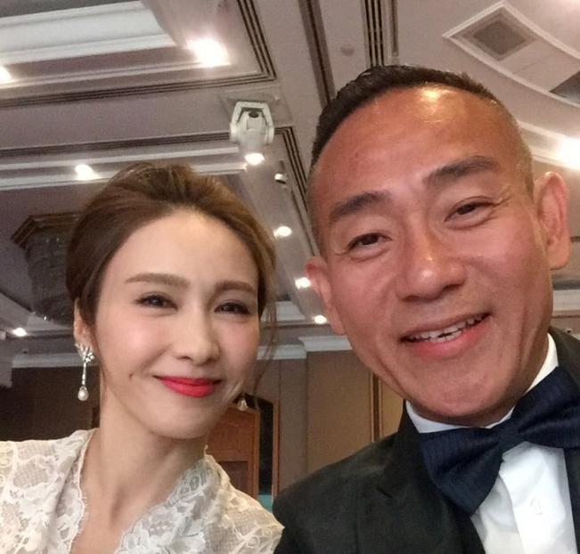 卧槽！贫穷潦倒，下嫁同性？！