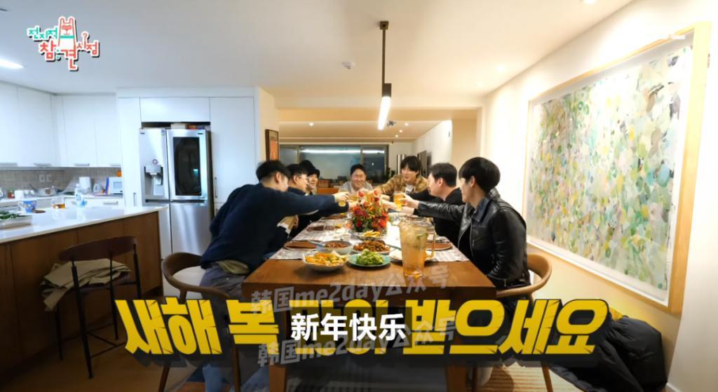 成了明星忘了同学？他是真的重情重义