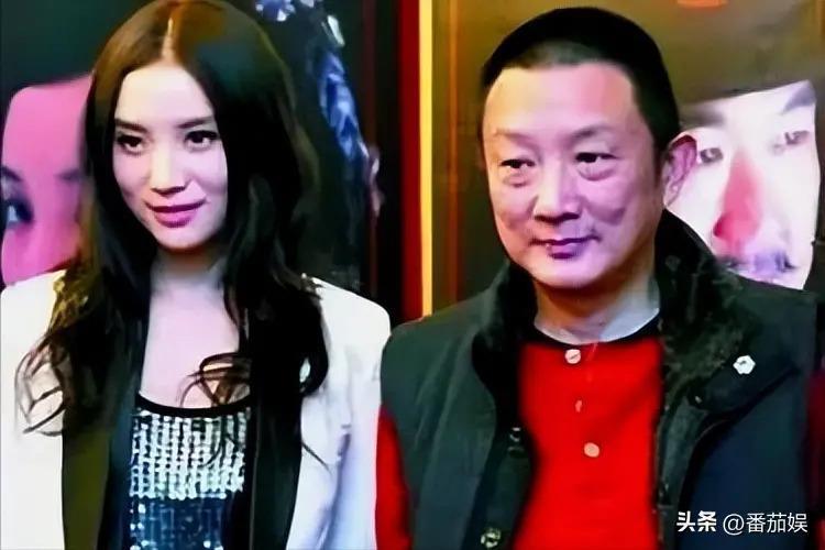 他爱上小23岁的宋佳，结婚5次！不顾儿子，和刘蓓离婚