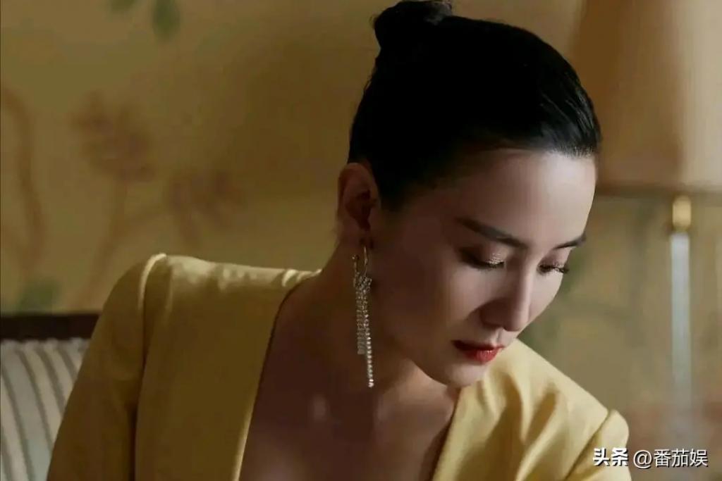 他爱上小23岁的宋佳，结婚5次！不顾儿子，和刘蓓离婚