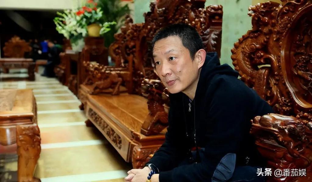 他爱上小23岁的宋佳，结婚5次！不顾儿子，和刘蓓离婚