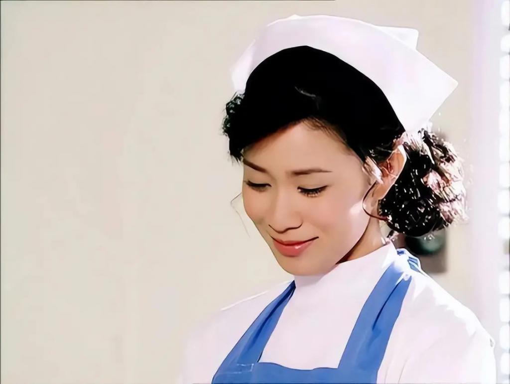 同居四年后分手，佘诗曼成“三料视后”，他却只能演烂片