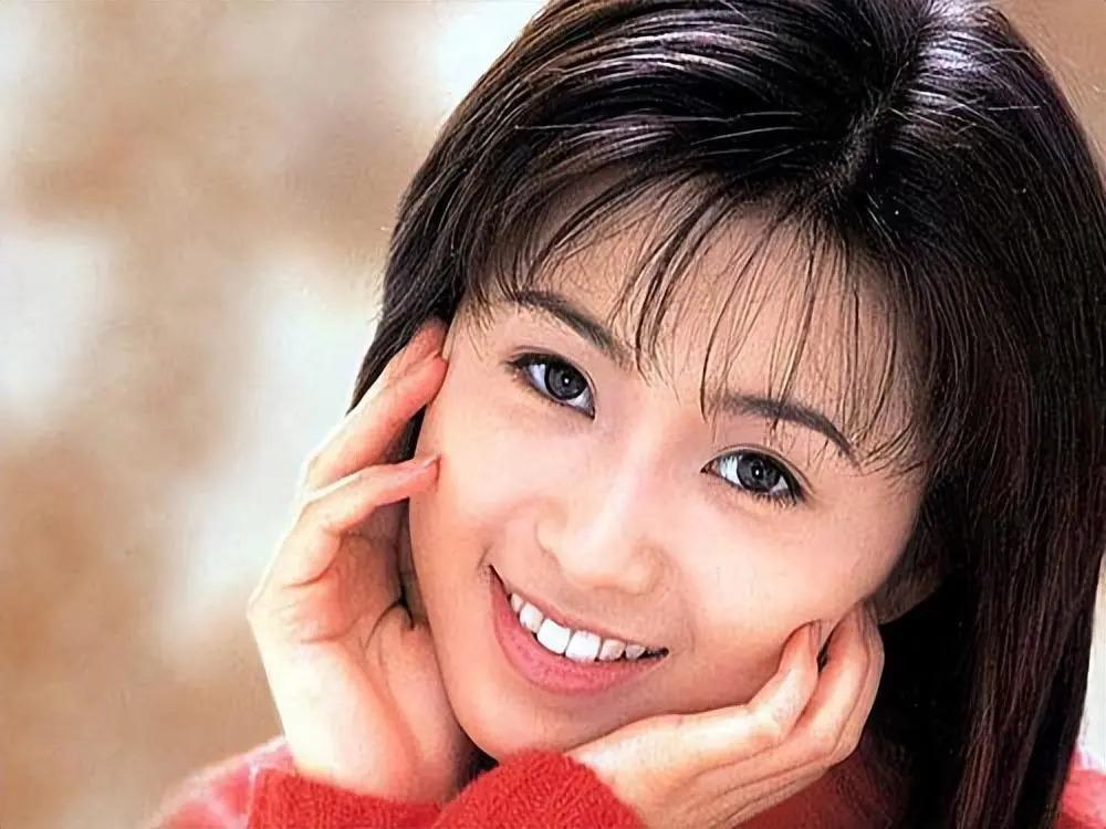 玉女吸d、拍三级片，给和尚生孩子，天后为何沦落至此？