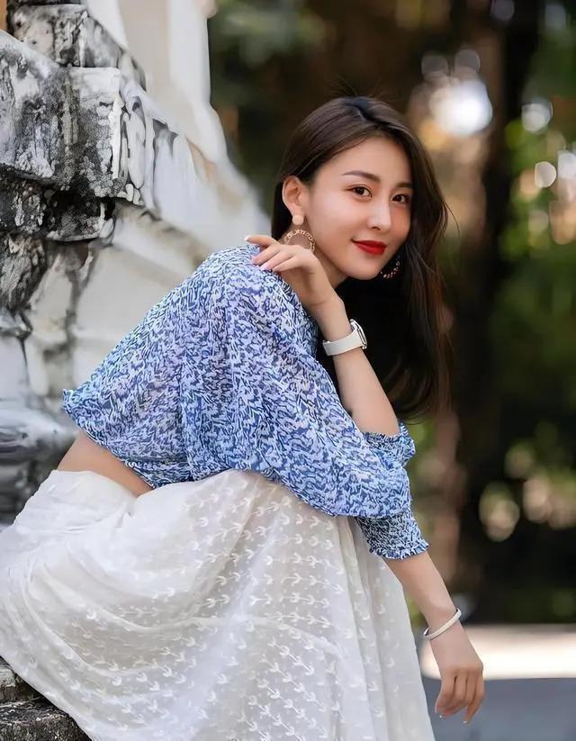 表面是国民媳妇，被王思聪称为富豪收割机，几乎无戏可拍