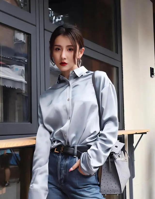 表面是国民媳妇，被王思聪称为富豪收割机，几乎无戏可拍