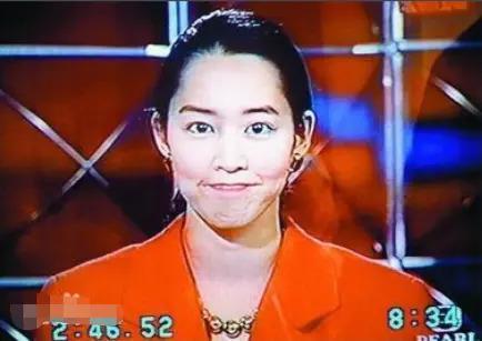 李泽楷女友众多，为何只让学历的最低梁洛施给他生了儿子？
