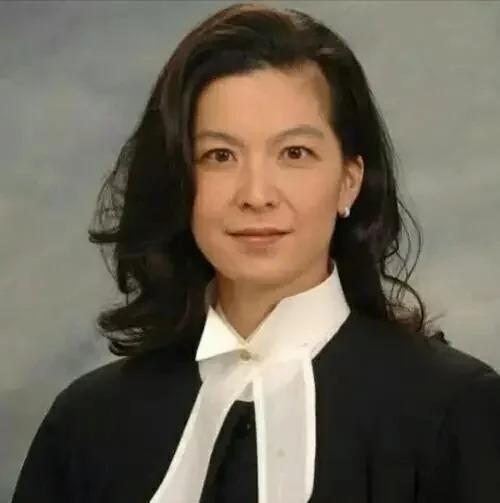 李泽楷女友众多，为何只让学历的最低梁洛施给他生了儿子？