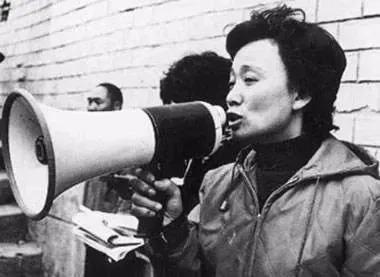 甘当小三、为原配流产绝育，“琼瑶”教母遗言：从未后悔…