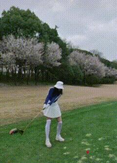 还记得《爸爸去哪儿》里的轩轩吗？一米七五啦？