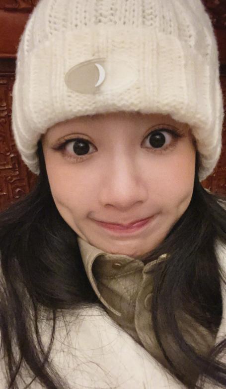 众星欢乐过腊八:刘诗诗杨紫晒腊八粥,张馨予在雪地打滚