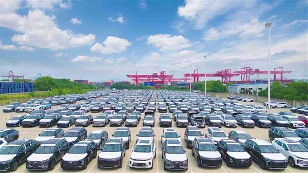 历史首次！工信部：2023年我国汽车出口跃居全球第一