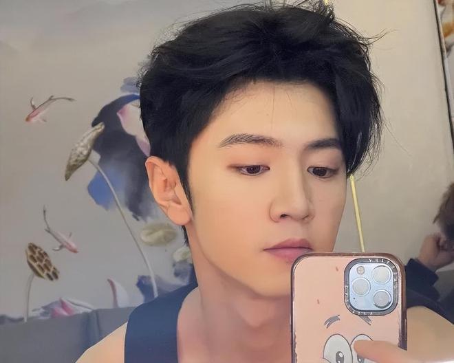 众星欢乐过腊八:刘诗诗杨紫晒腊八粥,张馨予在雪地打滚