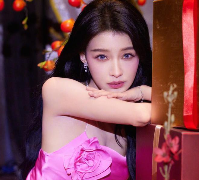 众星欢乐过腊八:刘诗诗杨紫晒腊八粥,张馨予在雪地打滚