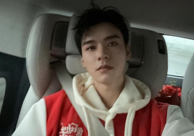 众星欢乐过腊八:刘诗诗杨紫晒腊八粥,张馨予在雪地打滚