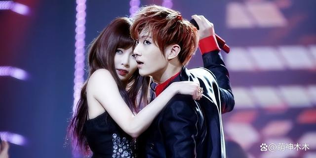 泫雅大方认爱！官宣和男星龙俊亨恋情，晒出牵手照高调点赞