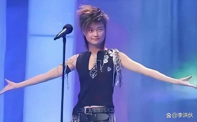 因文科太简单转理科，李宇春以专业第二考入川音，高考物理满分