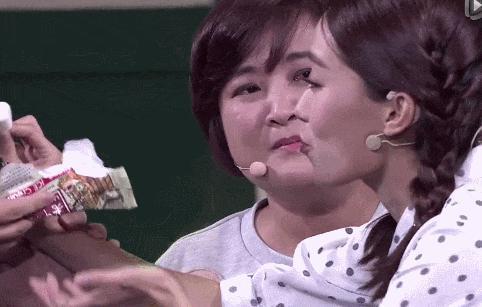 贾玲“整容式”近照曝光：暴瘦100斤，她竟变这样了…