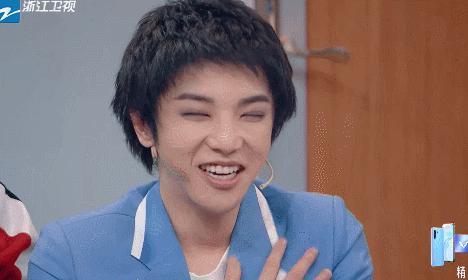 贾玲“整容式”近照曝光：暴瘦100斤，她竟变这样了…