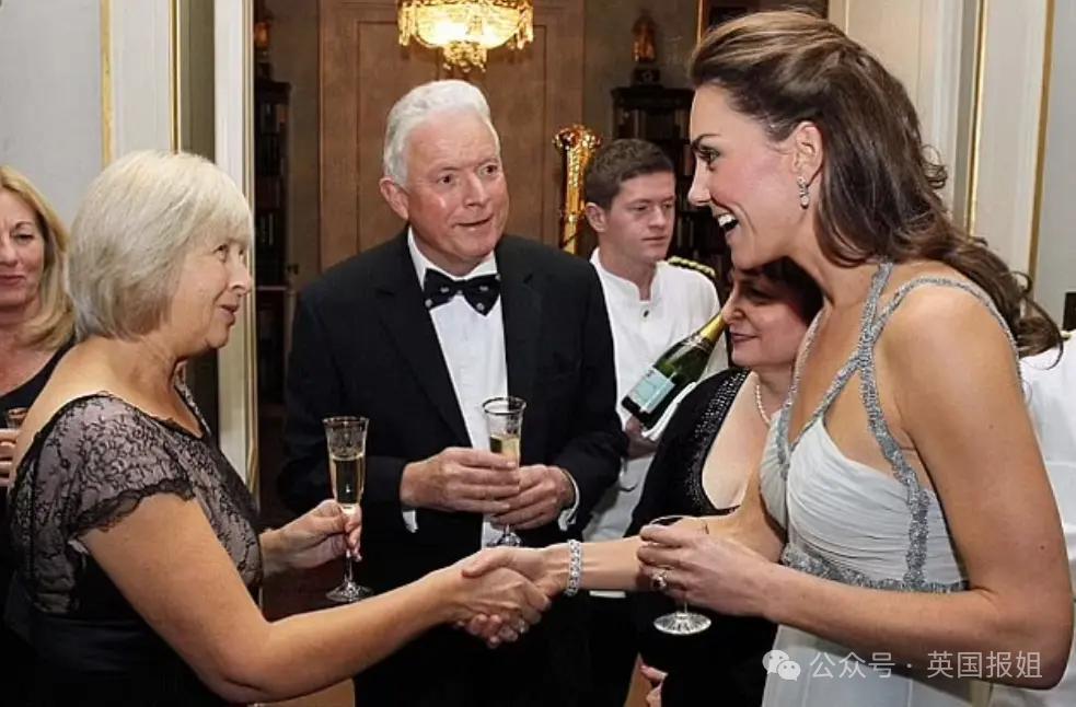 英王室危？查尔斯入院，同天曝凯特做腹部大手术？