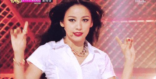 40岁后的李孝利，怎么比性感时期还圈粉