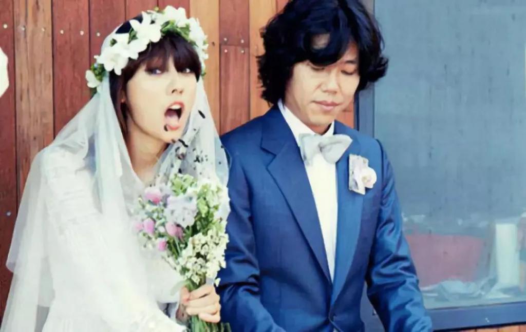 40岁后的李孝利，怎么比性感时期还圈粉