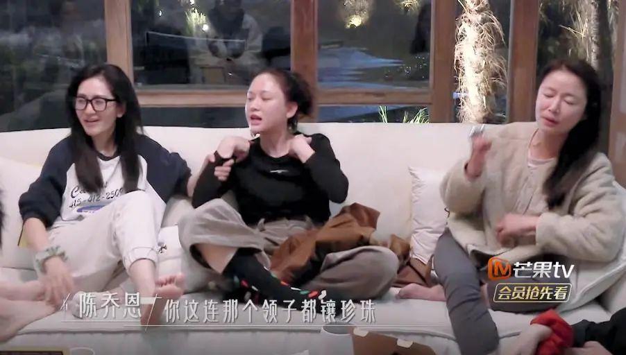 当钟楚曦和江疏影站一起，我才明白骨相美和皮相美的区别