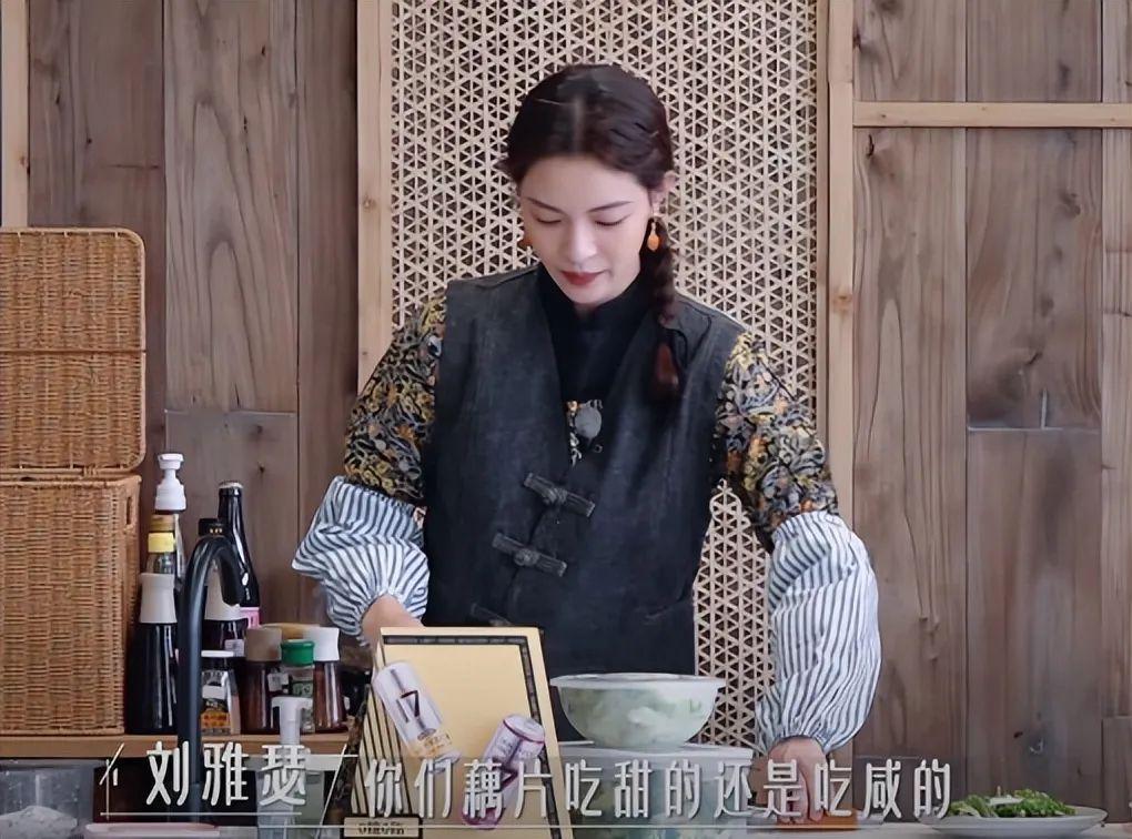 当钟楚曦和江疏影站一起，我才明白骨相美和皮相美的区别