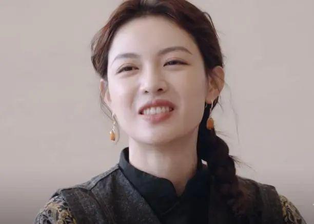 当钟楚曦和江疏影站一起，我才明白骨相美和皮相美的区别