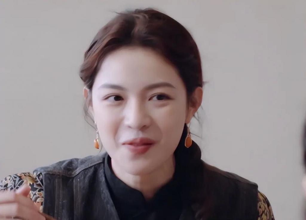 当钟楚曦和江疏影站一起，我才明白骨相美和皮相美的区别