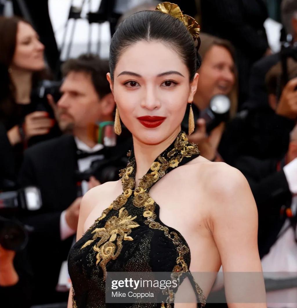 当钟楚曦和江疏影站一起，我才明白骨相美和皮相美的区别