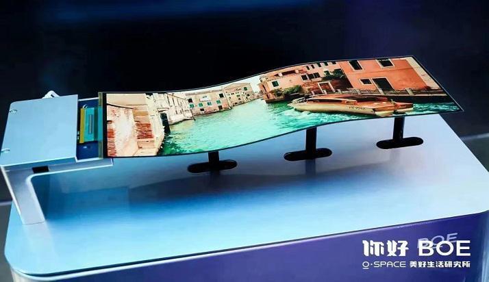 一台手机用四年：用户没了换机欲，厂商绞尽脑汁卷新品