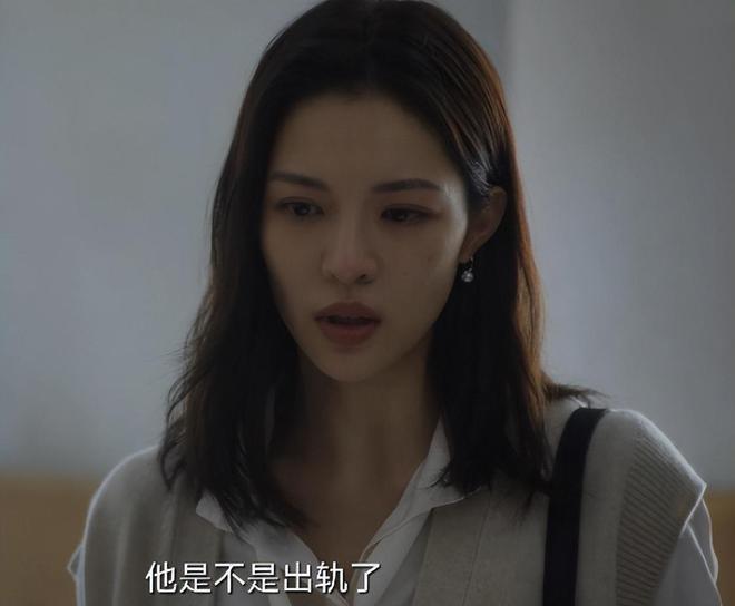 54岁沈严翻车了？满脸褶子的“情妇”，观众直呼辣眼睛