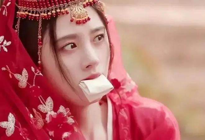 五官乱飞，夹子嘟嘟嘴，这两《仙剑》是要把胡歌气死吗？