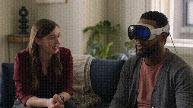 苹果Vision Pro深夜引爆，起价2万5瞬间抢空，国内甚至叫价到9万