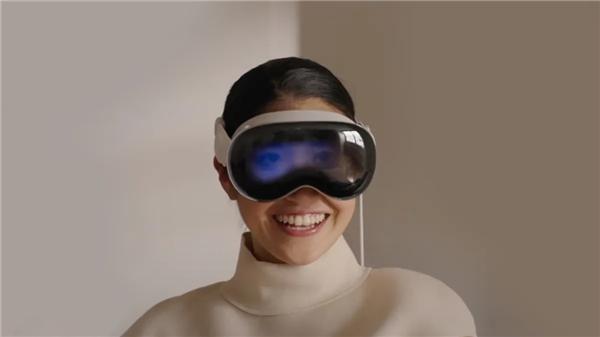 2.5万起!苹果Vision Pro头显开启预订:国内代购价高达7万